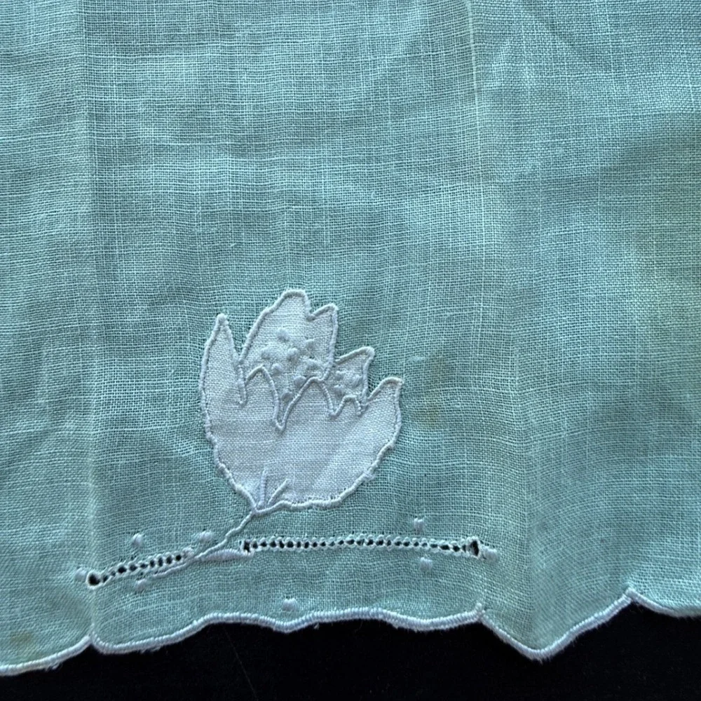 Vintage Pastel Linen Guest Towels Tea Napkins Scalloped Lace Set of 4